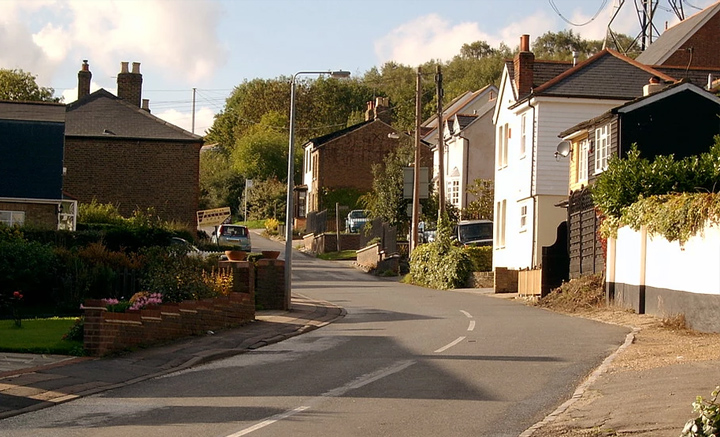 Ivy Chimneys Road